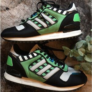One of a kind Adidas vintage style sneaker